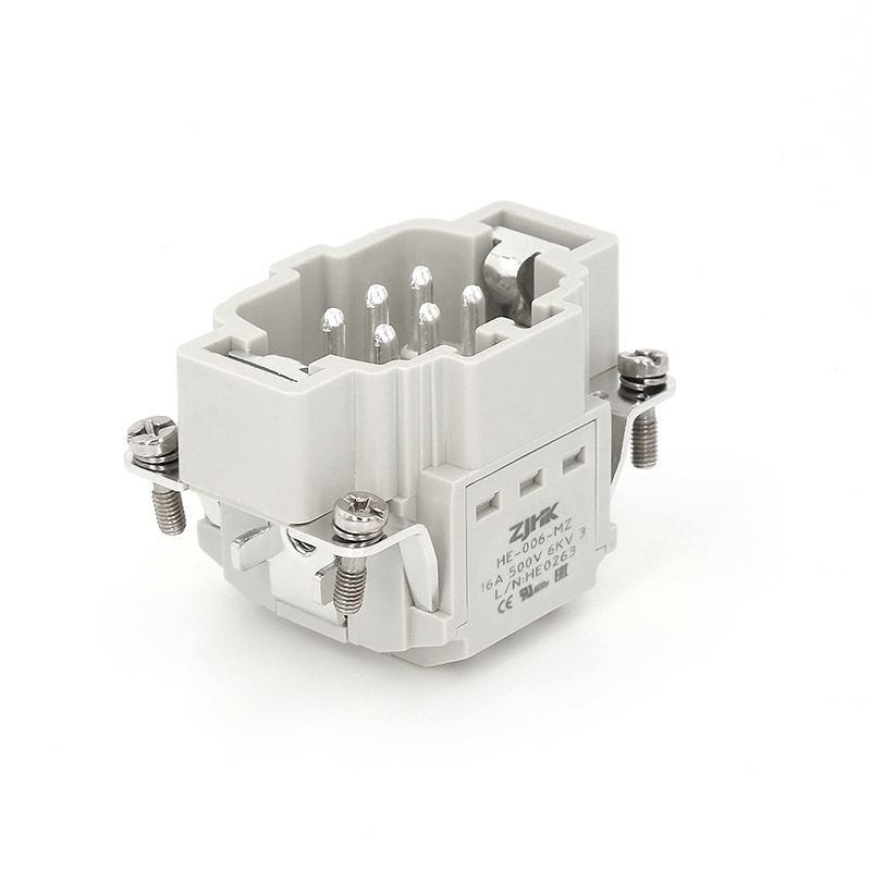 6-nastainen 16A pikalukitusliitin
